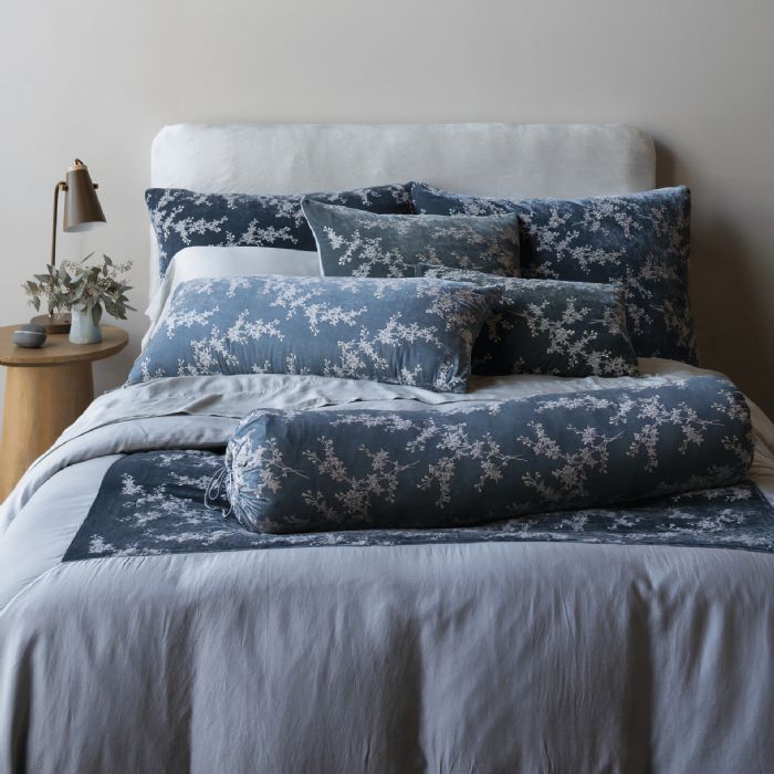 Les Lynettes Bed Bella Notte Linens Bedding by Bella Notte Linens
