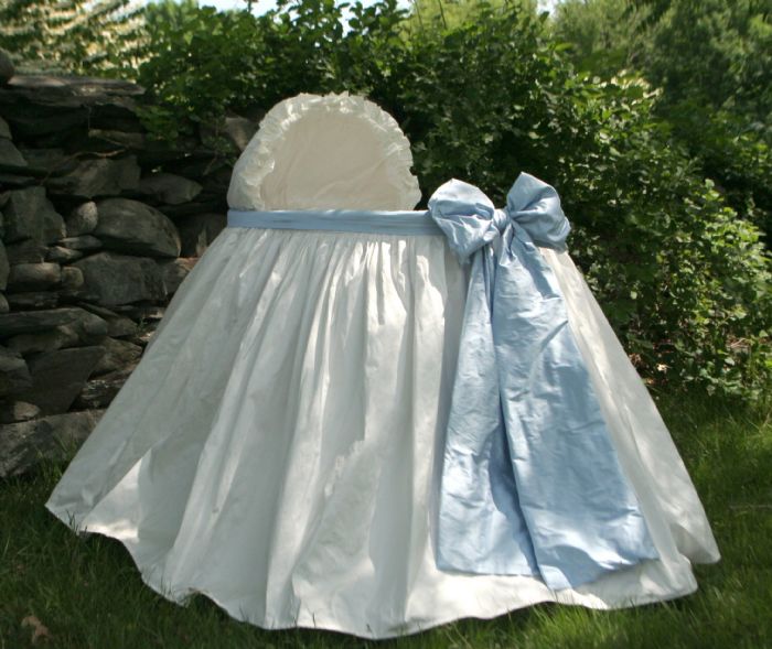 Angel Baby Bassinet in Blue Silk Dupioni by Lulla Smith