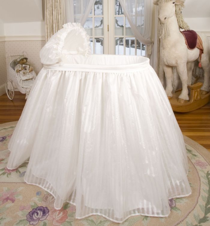 Bambini Bassinet in Dupioni Silk by Lulla Smith