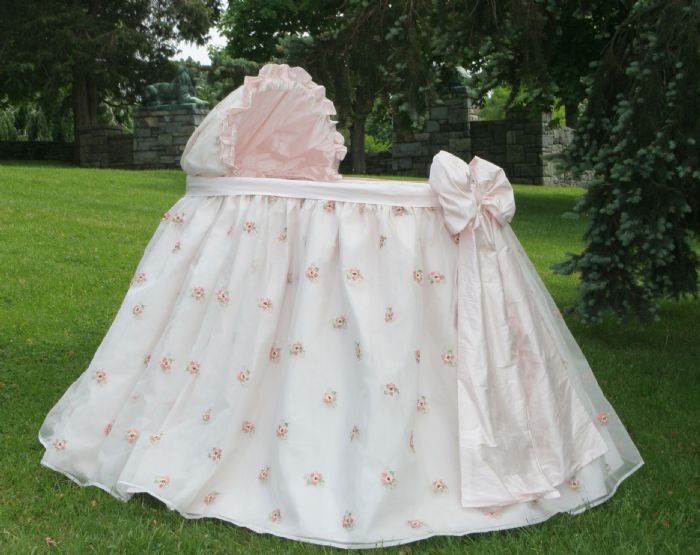 Belle Bassinet in Silk Dupioni by Lulla Smith