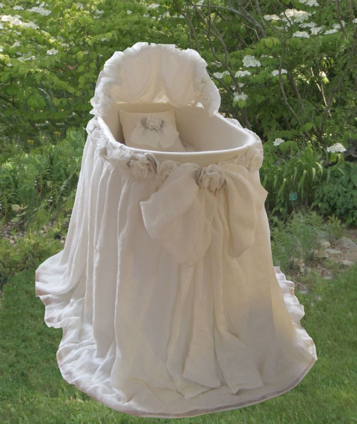 Edinburgh Bassinet in Irish Linen by Lulla Smith