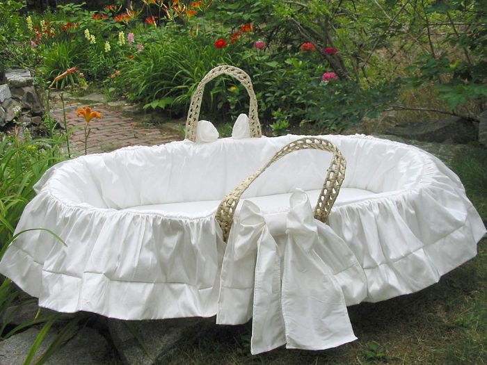 Summertime Moses Basket by Lulla Smith