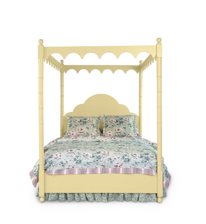 Strawberry Hill Canopy Bed by Newport Cottages
