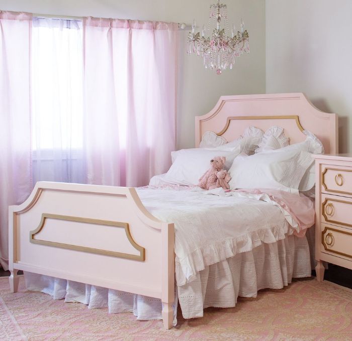 Beverly Bed with Molding by Newport Cottages