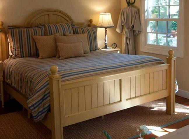 Kennebunkport Bed by English Farmhouse Furniture