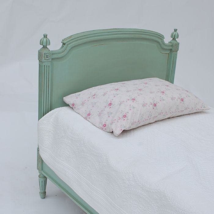 Madeline Daybed by English Farmhouse Furniture