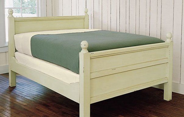New England Farm Bed by English Farmhouse Furniture