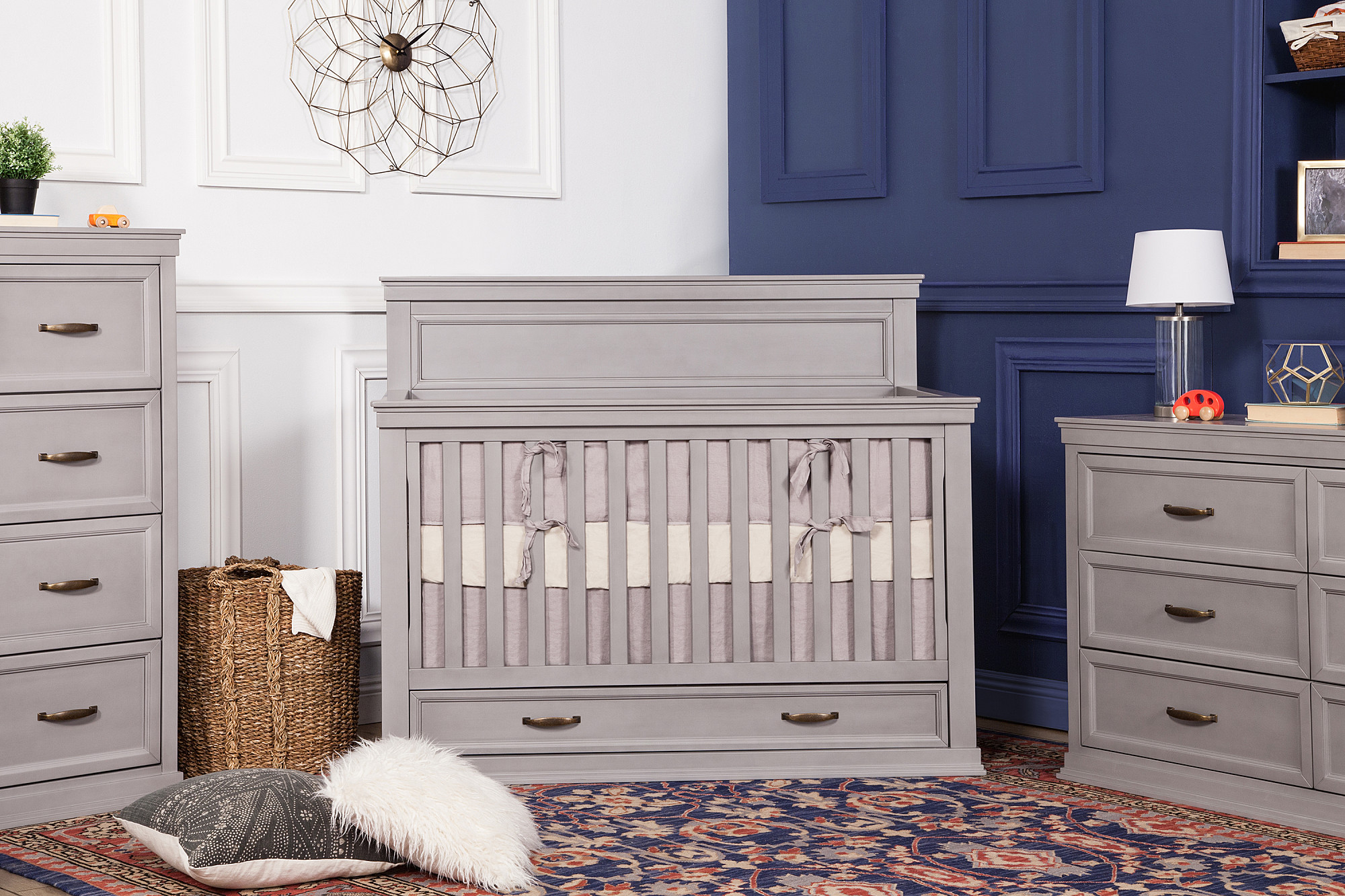Langford 4 In 1 Convertible Crib With Storage Drawer In Windsor
