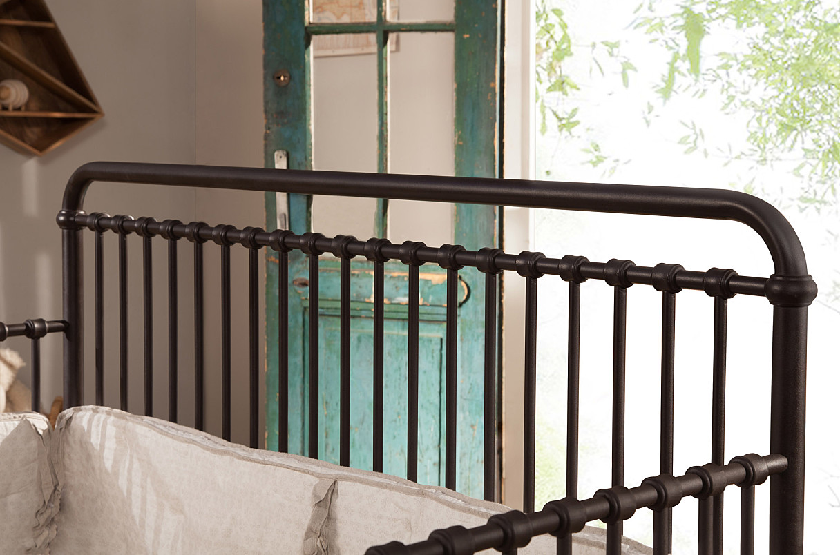 Winston 4in1 Convertible Crib with Toddler Bed Conversion Kit in