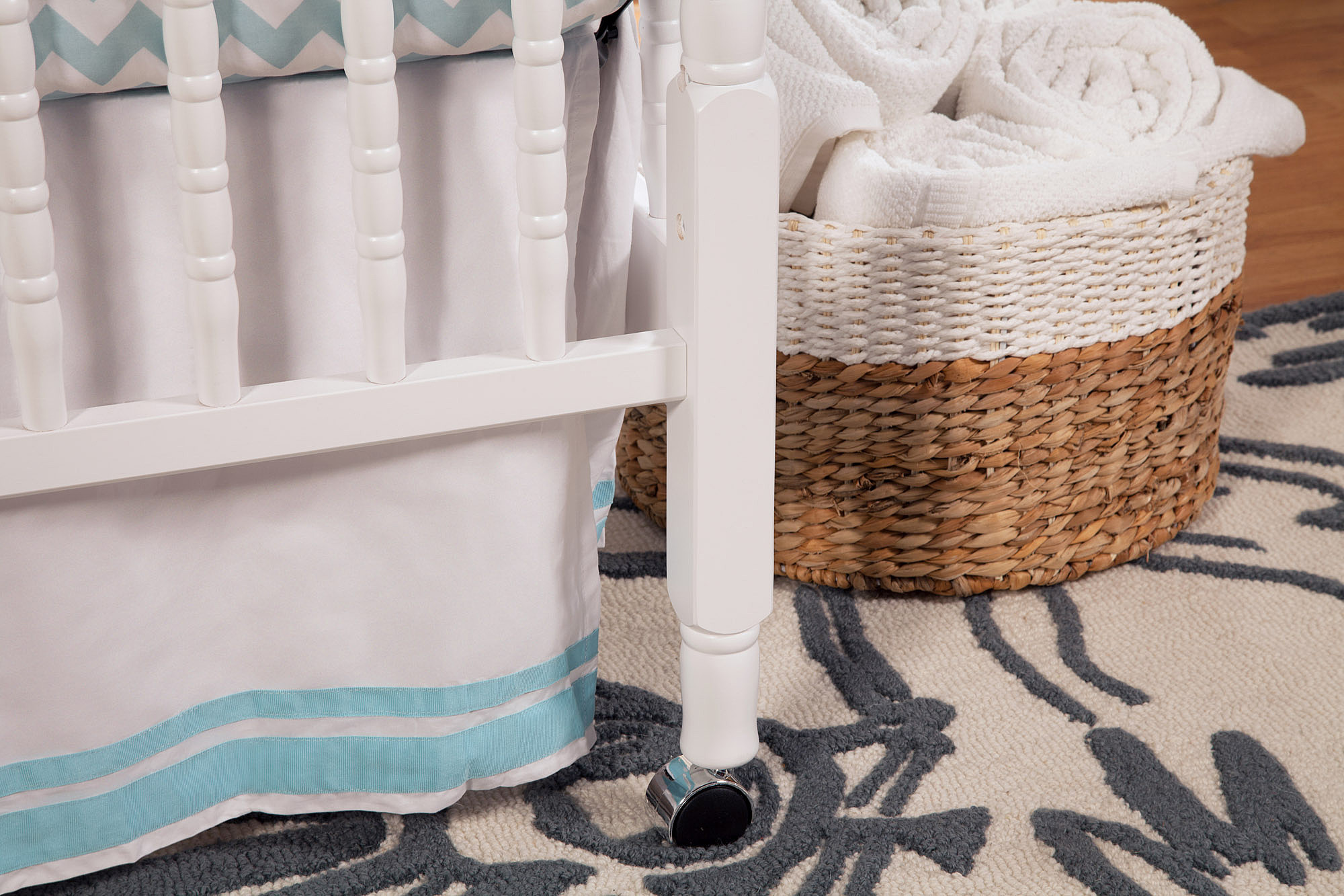 Jenny Lind Convertible Crib in White by DaVinci Baby