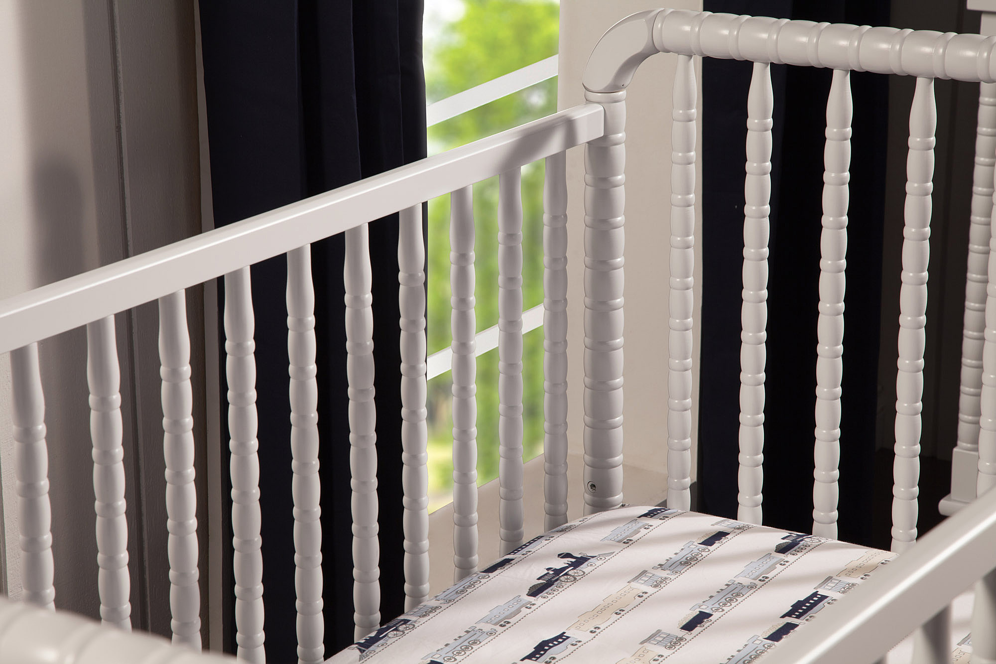 Jenny Lind Convertible Crib in Fog Grey by DaVinci Baby